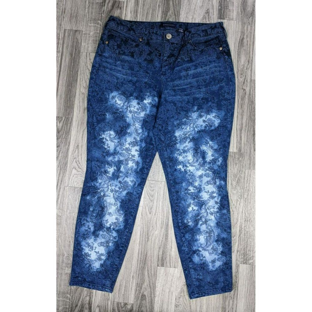 (3/$35) Bandolino Womens Size 8 Pockets Lisbeth Cropped Paisley Denim Blue Jeans